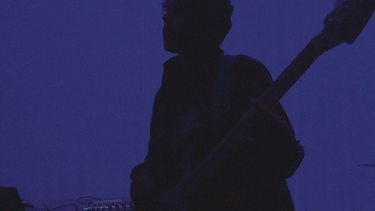 Chris tocando durante la primera etapa del Rock And Blend en la UNAL